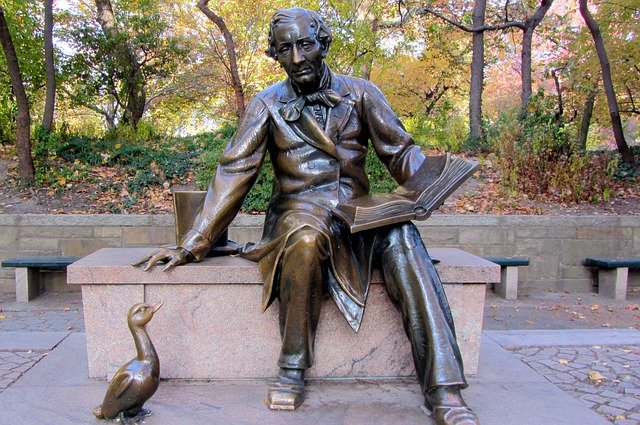 hans christian andersen 271451 640