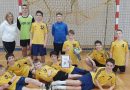 I MIEJSCE W PIŁCE RĘCZNEJ CHŁOPCÓW I AWANS DO ZAWODÓW POWIATOWYCH